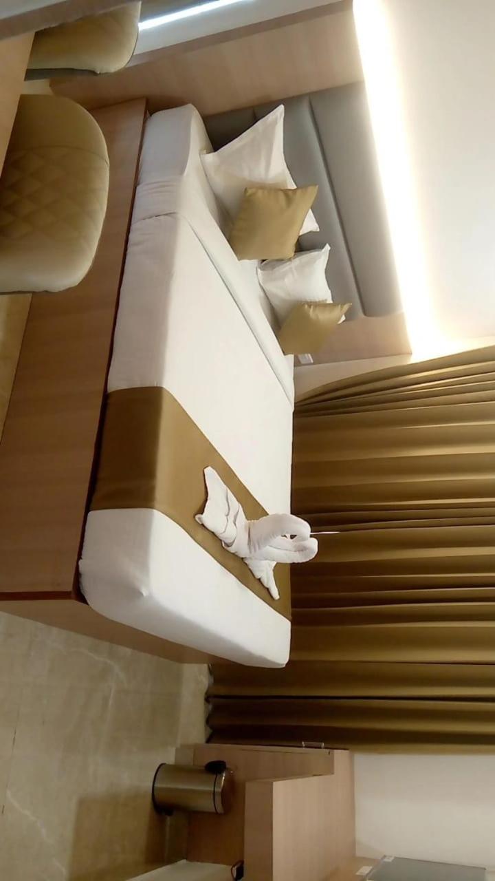 Grand Silver Chennai Bagian luar foto