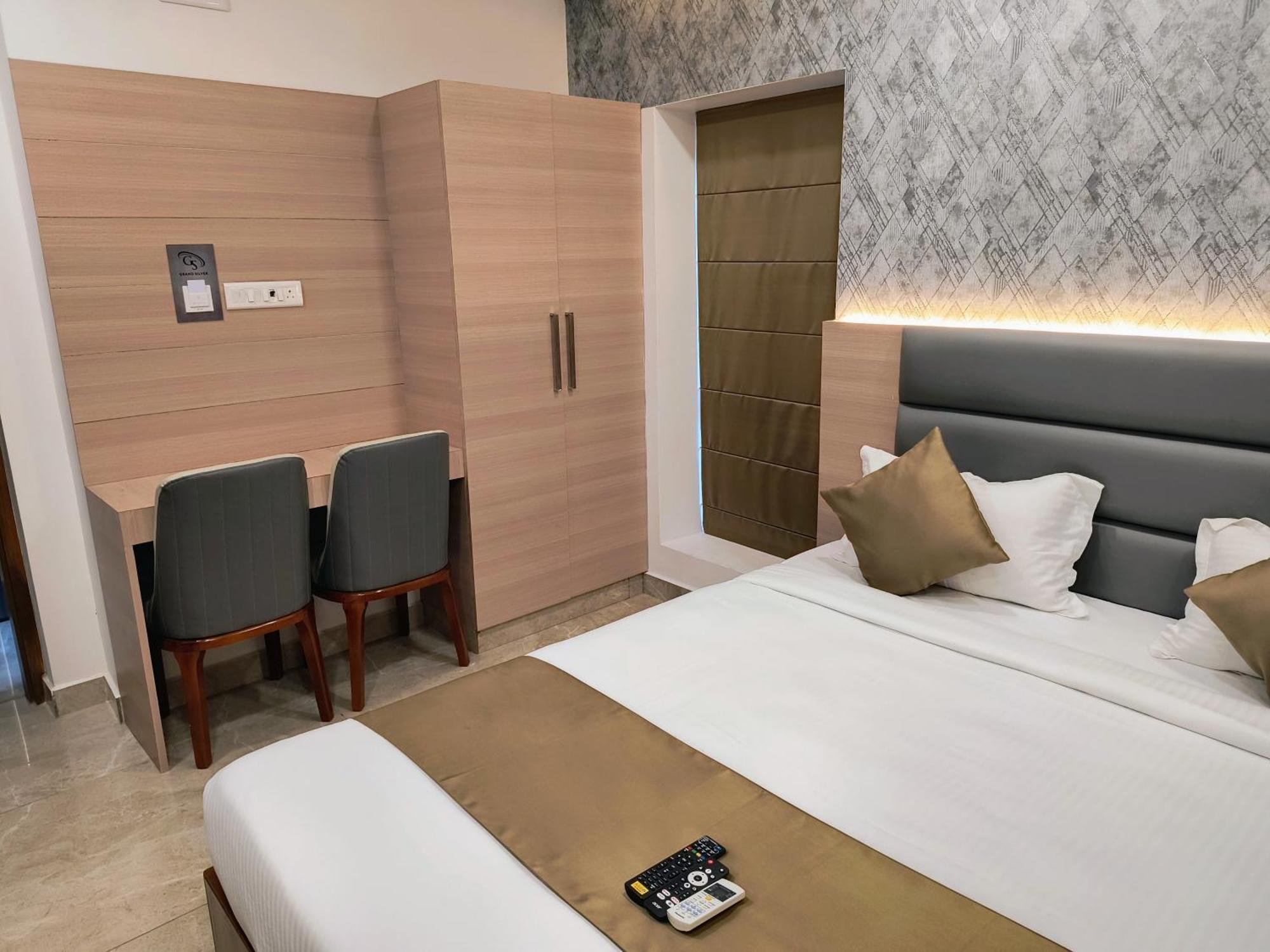 Grand Silver Chennai Bagian luar foto